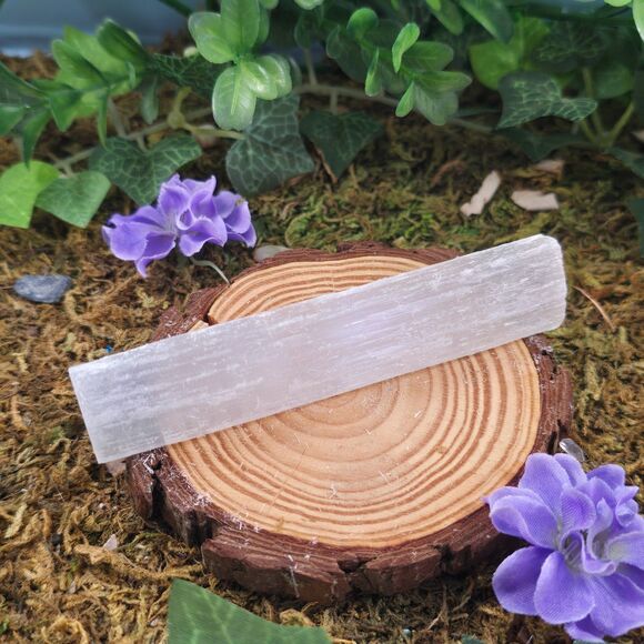 Small Raw Selenite Stick, Wand #29 - Picture 2 of 3